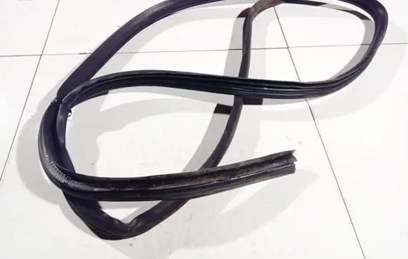 Peugeot 807 Rubber seal front coupe door 