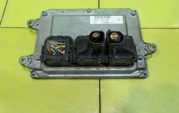 Honda Insight Engine control unit/module 37820RBJE66