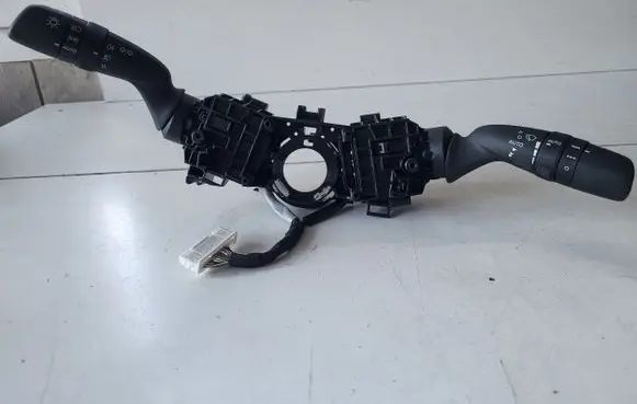 Toyota Yaris XP210 Indicator stalk 02A5017J916
