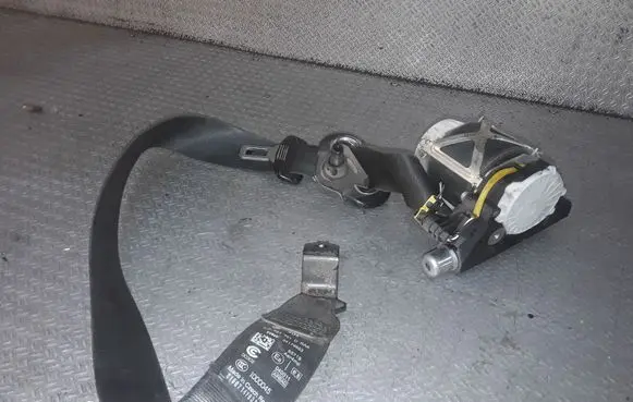 Skoda Roomster (5J) Front seatbelt 5J0857701D