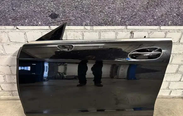 Mercedes-Benz CLS C218 X218 Front door 