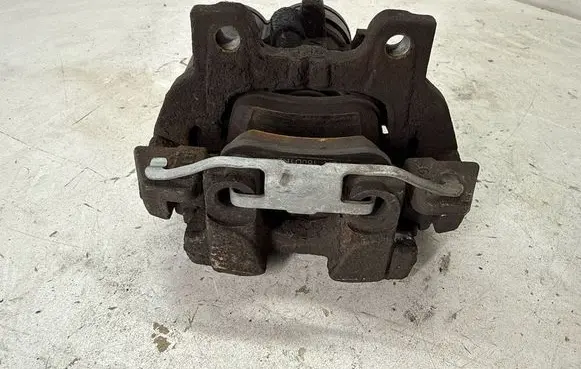 BMW X1 F48 F49 Rear brake caliper 6883027