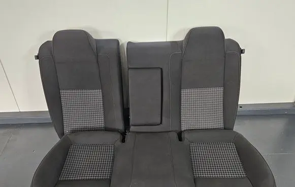 Dodge Challenger Rear seat