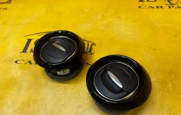 Renault Clio IV Dash center air vent grill 687608143R
