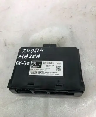 Mazda CX-30 Door control unit/module Bcka675m0