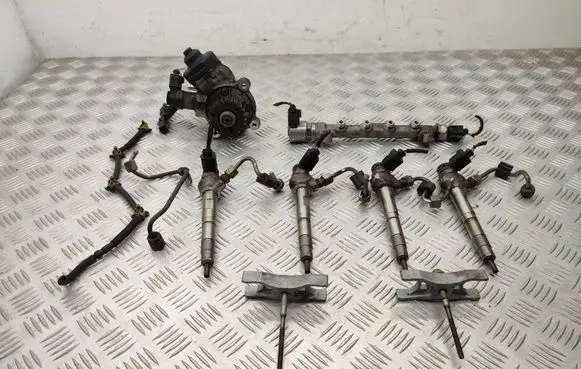 Volkswagen PASSAT B8 Fuel injection system set 04L089G 04L130764C 0445010537