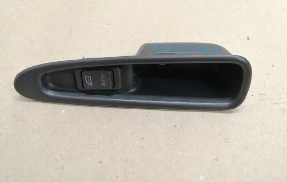 Volvo S40, V40 Electric window control switch 883327