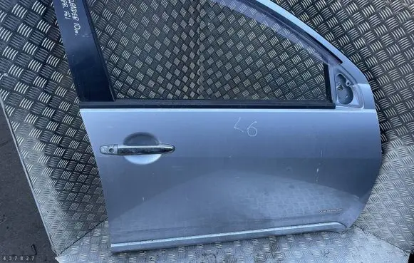 Mitsubishi Outlander Front door
