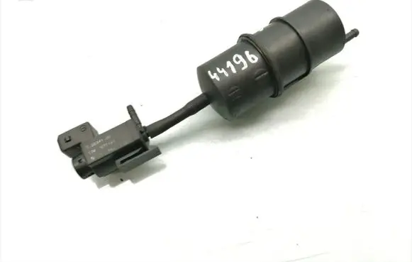 BMW 7 E38 Vacuum valve 1742712