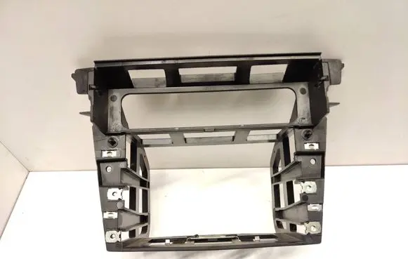 Radio/GPS head unit trim