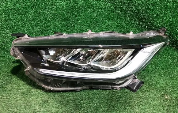 Toyota Yaris XP210 Headlight/headlamp