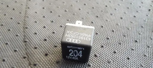 Volkswagen PASSAT B5 Other relay 431951253H