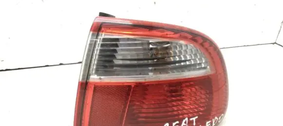 Seat Toledo II (1M) Rear/tail lights 1M5945096B 1M5945257