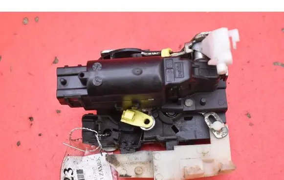 Dacia Dokker Front door lock 