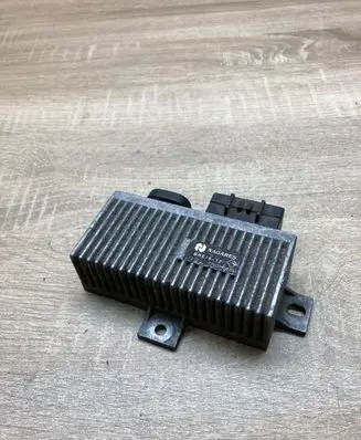 Renault Scenic I Glow plug pre-heat relay 7700111525