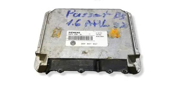 Volkswagen PASSAT B5 Engine control unit/module 3B0907557 5WP4290 707202