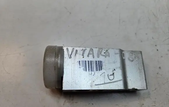 Suzuki Grand Vitara II Air conditioning (A/C) expansion valve 