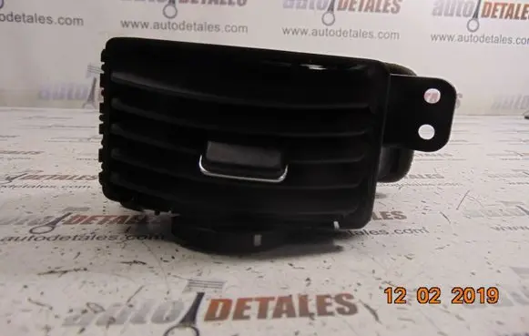 Toyota Corolla Verso AR10 Dashboard side air vent grill/cover trim 5566064010