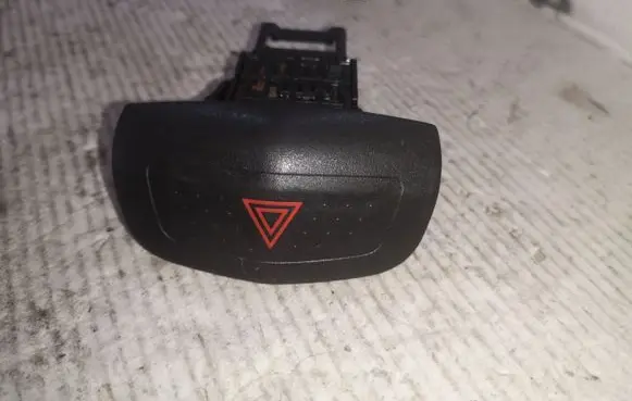 Nissan Primera Hazard light switch 06016