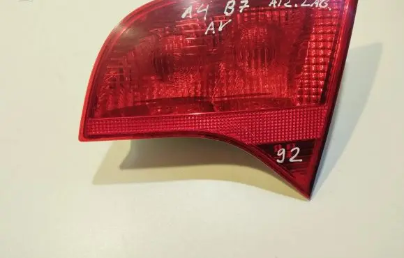 Audi A4 S4 B7 8E 8H Tailgate rear/tail lights 8E9945094