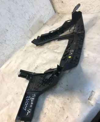 Volkswagen Tiguan Dashboard lower bottom trim panel 5nb857005