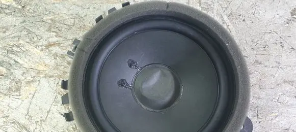Volvo V70 Front door speaker 30657445