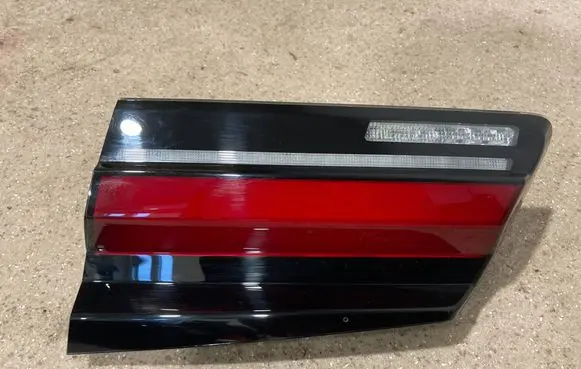 BMW M5 F90 Tailgate rear/tail lights 8493820