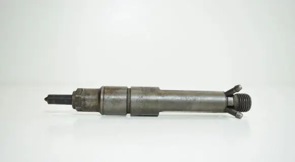 Audi A6 S6 C4 4A Fuel injector 028130201G