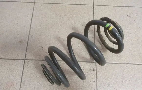 Opel Vivaro Rear coil spring