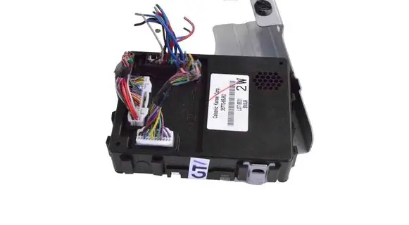 Suzuki Grand Vitara II Central body control module 3677065JK0