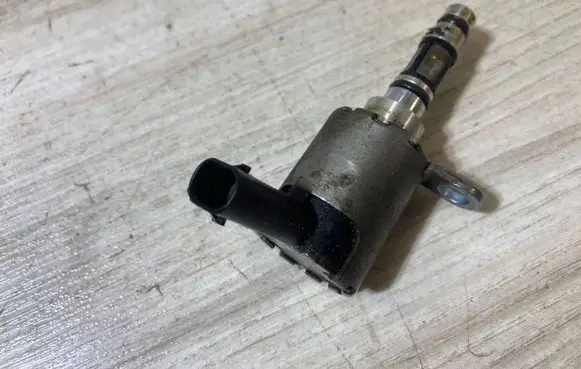 Audi Q3 F3 Valve oil control 06K115243AB