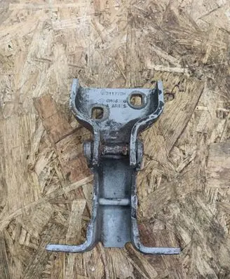 Opel Vivaro Front door upper hinge 311772H GM66380