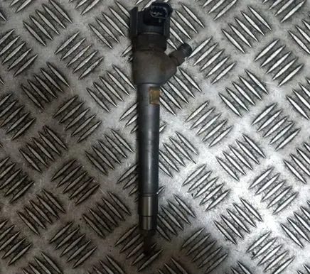 KIA Sportage Fuel injector 338002F300