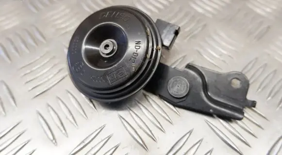 Toyota Yaris XP210 Horn signal 86560K0020