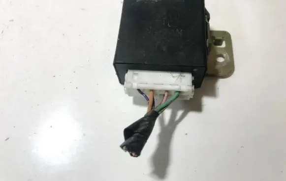 Nissan Altima Window wiper relay 285109e100 28510-9e100