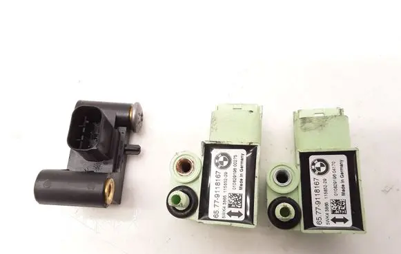 BMW 5 E60 E61 Airbag deployment crash/impact sensor 6977398 65779118167 9118167