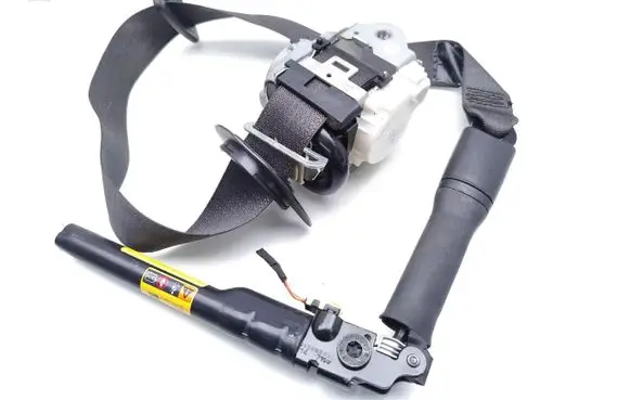 Opel Astra K Front seatbelt 39065887 34195013 367970717