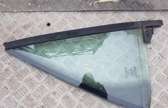Fiat Marea Rear vent window glass nenustayta