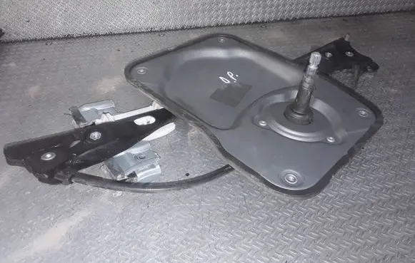 Skoda Roomster (5J) Front door manual window regulator 