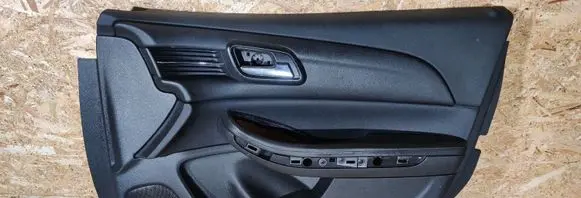 Chevrolet Malibu Front door card panel trim 22823409 AKX26055T