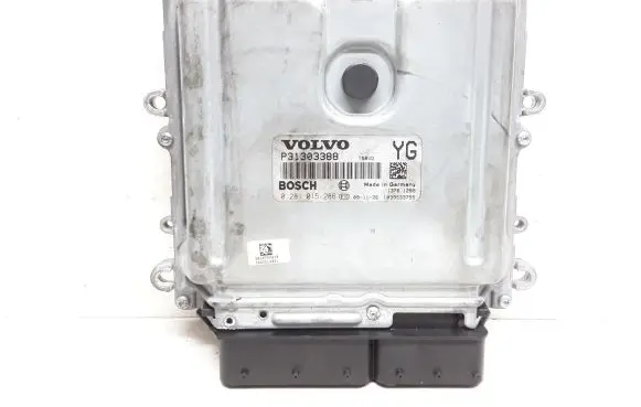Volvo V70 Engine control unit/module P31303388 31303388 0281015286