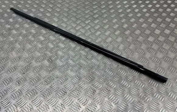 BMW 5 G30 G31 G38 Rear door glass trim molding 16444510