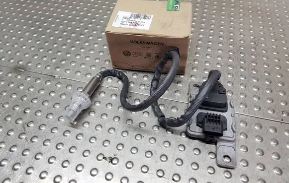 Audi Q5 SQ5 8R Lambda probe sensor S26371170 8R0907807R 8R0907807L