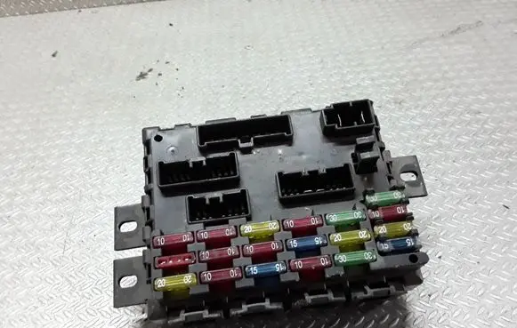 Fiat Multipla Fuse module 46517276A223
