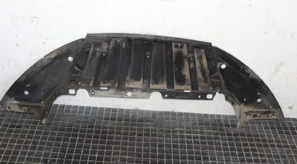 Ford Focus Front bumper skid plate/under tray F1EB17B769CB