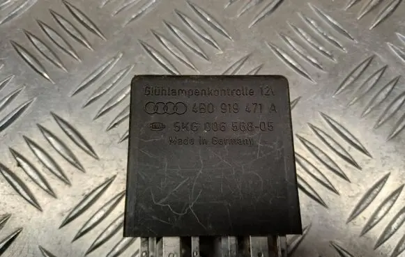 Audi A4 S4 B5 8D Light relay 4B0919471A 5KG00656805 393