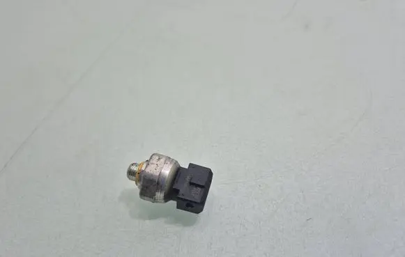 Volvo S60 Air conditioning (A/C) pressure sensor 31368366