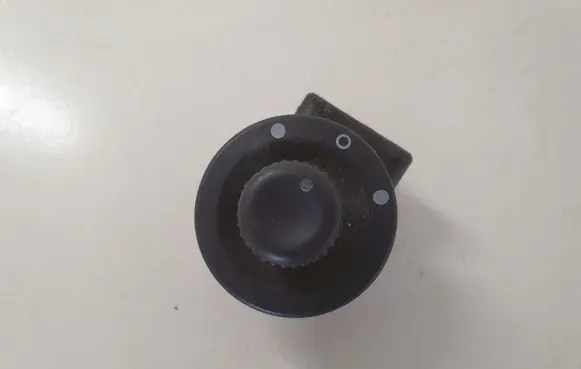 Opel Vivaro Wing mirror switch 255704649R