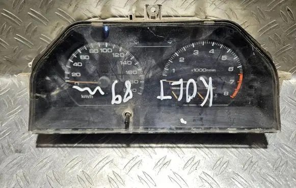 Mitsubishi Colt Speedometer (instrument cluster) MB680698 338970