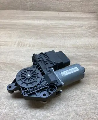Volkswagen Golf Plus Rear door window regulator motor 5M0839401A 1K0959703C
